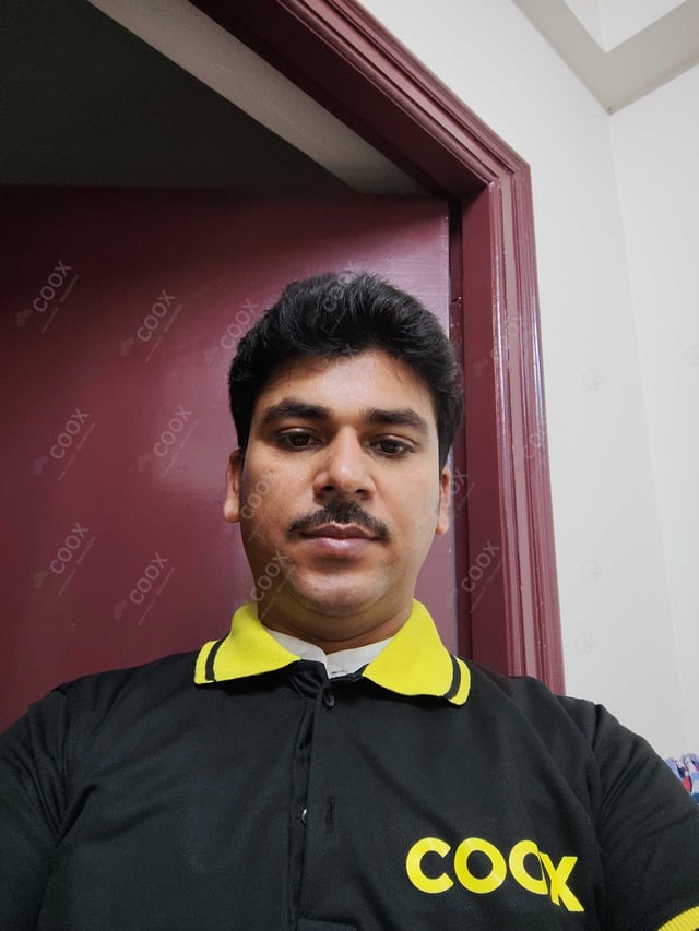 Chef from COOX at bookings. Professional cooks chefs at home