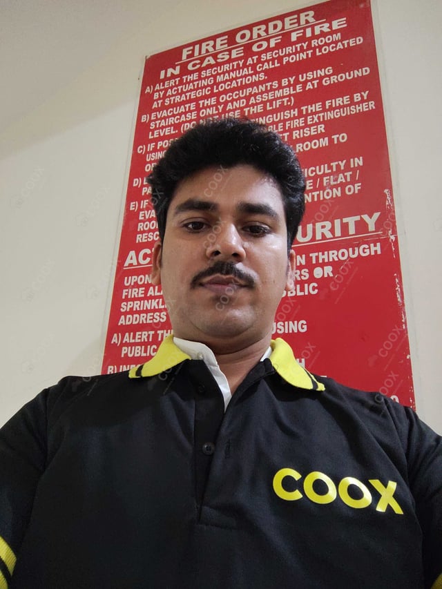 Chef from COOX at bookings. Professional cooks chefs at home