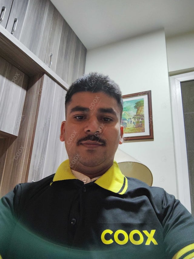 Chef from COOX at bookings. Professional cooks chefs at home