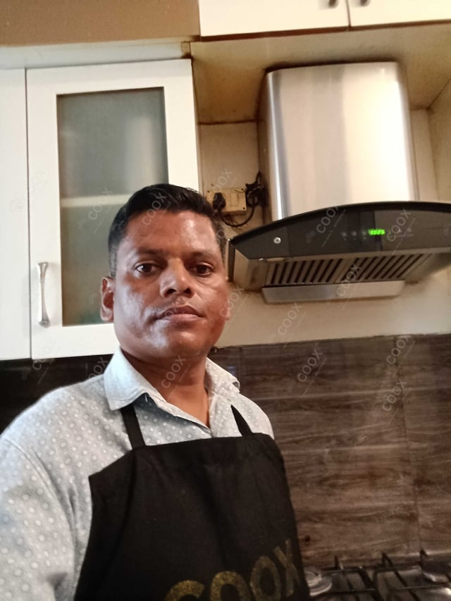 Chef from COOX at bookings. Professional cooks chefs at home