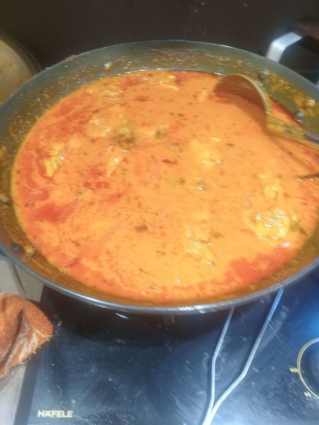 Tasty Chicken Korma cooked by COOX chefs cooks during occasions parties events at home