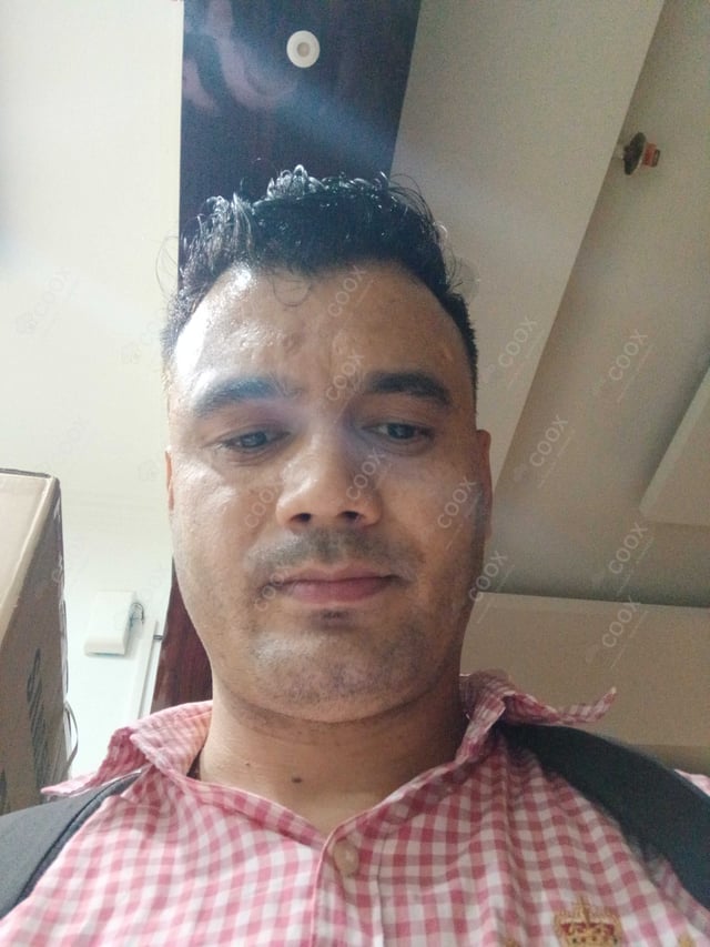 Chef from COOX at bookings. Professional cooks chefs at home