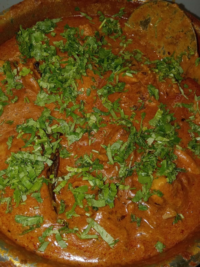 Tasty Chicken Korma cooked by COOX chefs cooks during occasions parties events at home