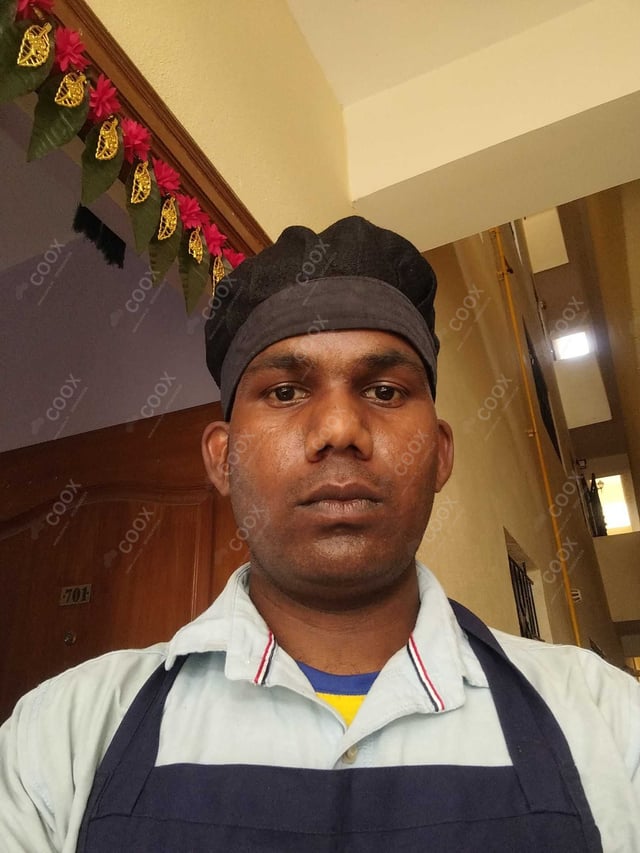 Chef from COOX at bookings. Professional cooks chefs at home