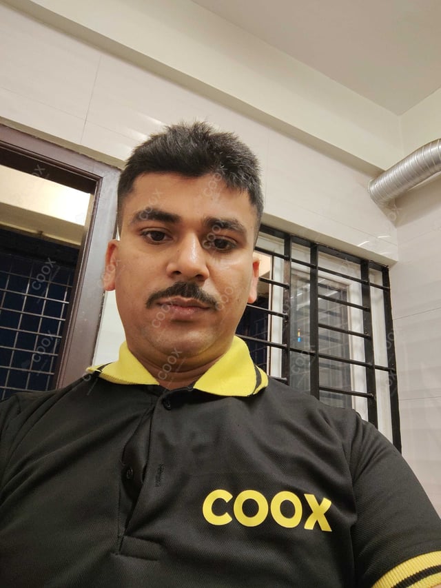 Chef from COOX at bookings. Professional cooks chefs at home