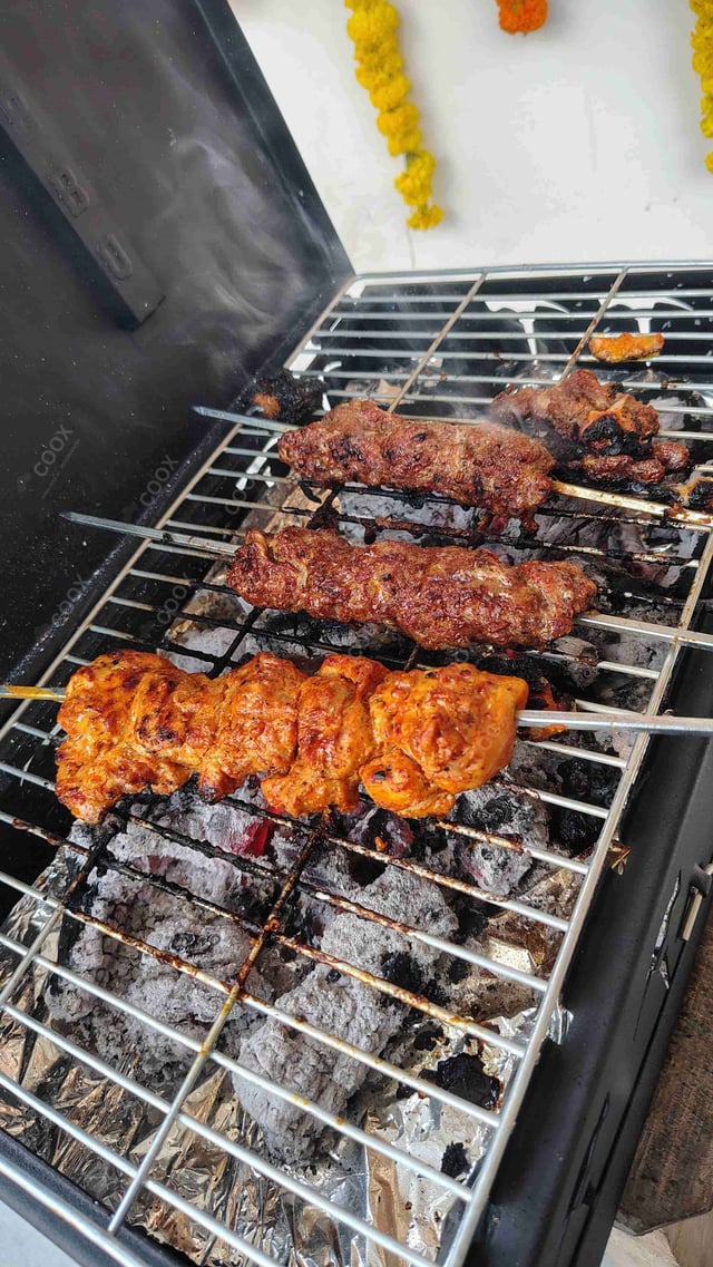 Tasty Chicken Tikka cooked by COOX chefs cooks during occasions parties events at home