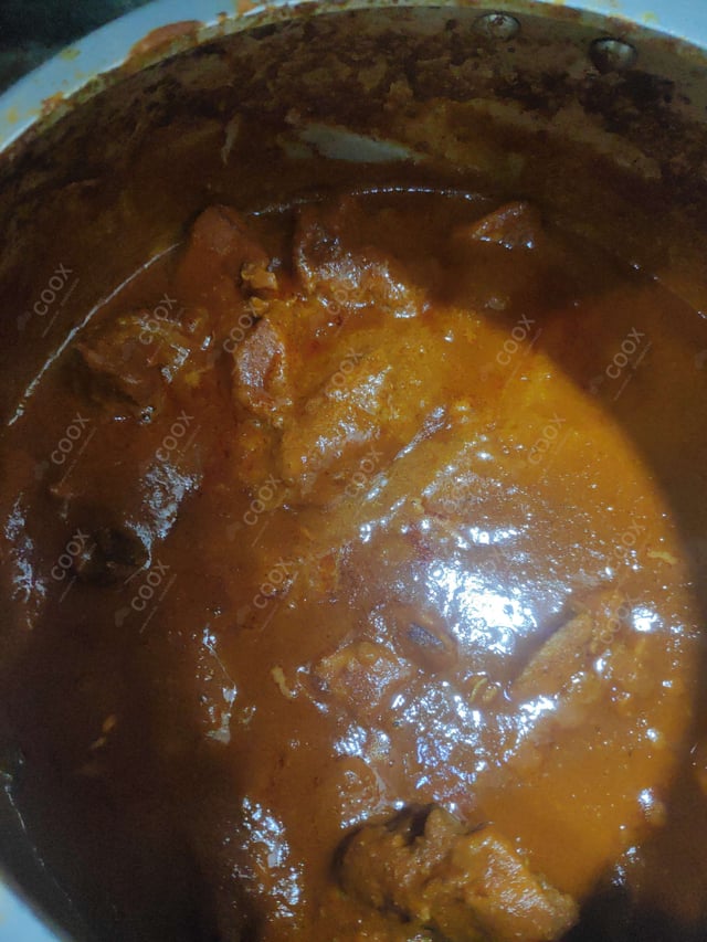 Tasty Chicken Korma cooked by COOX chefs cooks during occasions parties events at home