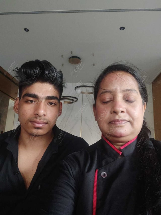 Chef from COOX at bookings. Professional cooks chefs at home