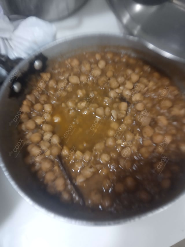 Tasty Chole cooked by COOX chefs cooks during occasions parties events at home