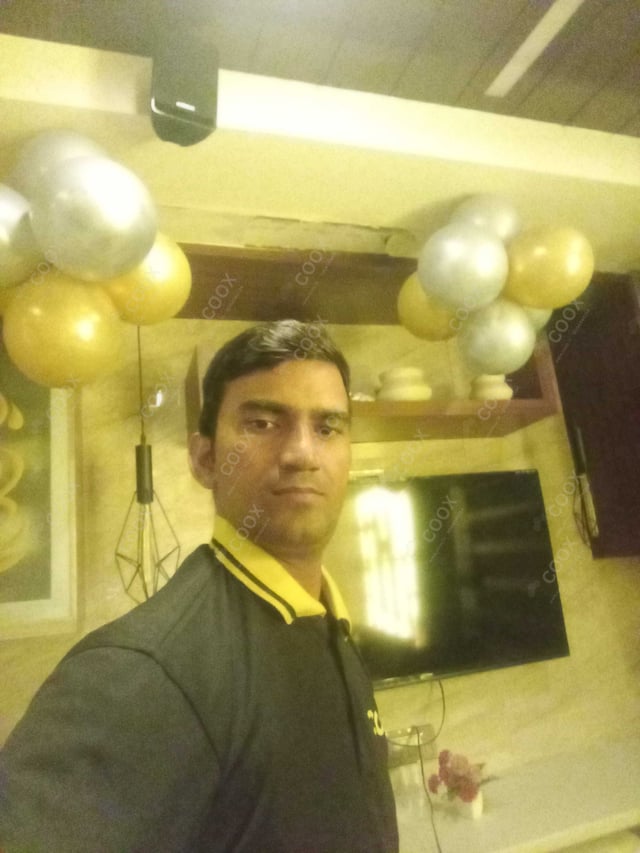 Chef from COOX at bookings. Professional cooks chefs at home