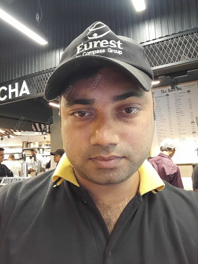 Chef from COOX at bookings. Professional cooks chefs at home