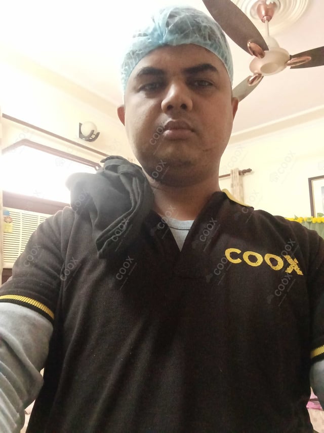 Chef from COOX at bookings. Professional cooks chefs at home