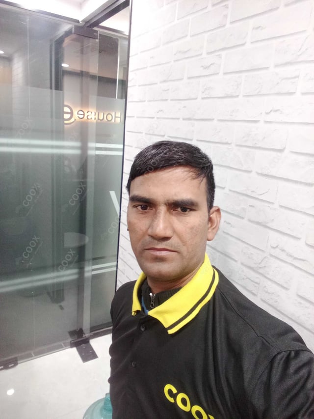 Chef from COOX at bookings. Professional cooks chefs at home