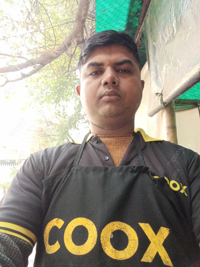 Chef from COOX at bookings. Professional cooks chefs at home