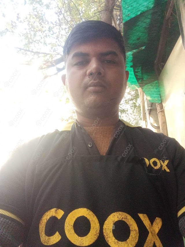 Chef from COOX at bookings. Professional cooks chefs at home