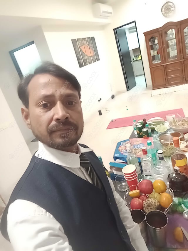 Chef from COOX at bookings. Professional cooks chefs at home