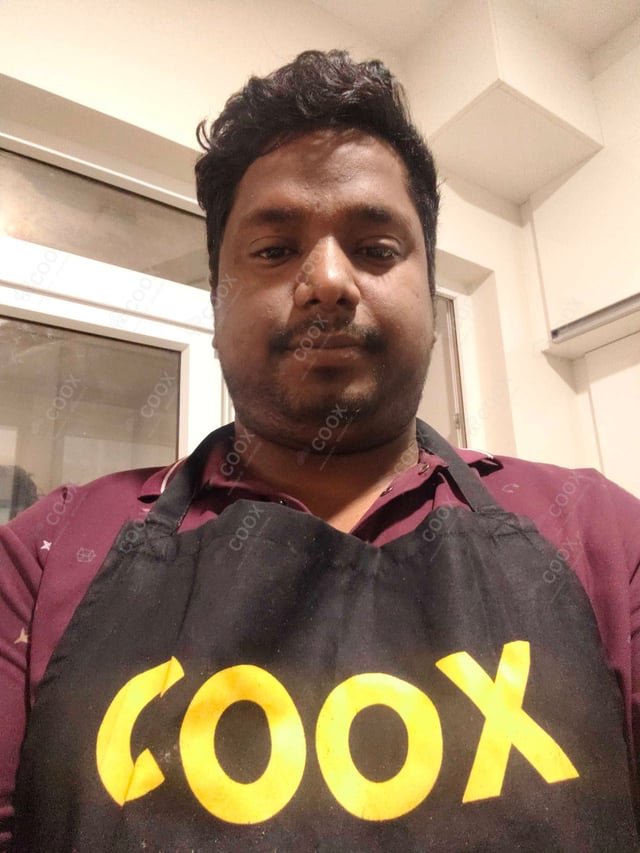 Chef from COOX at bookings. Professional cooks chefs at home