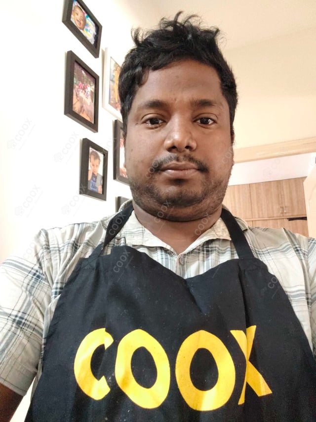 Chef from COOX at bookings. Professional cooks chefs at home