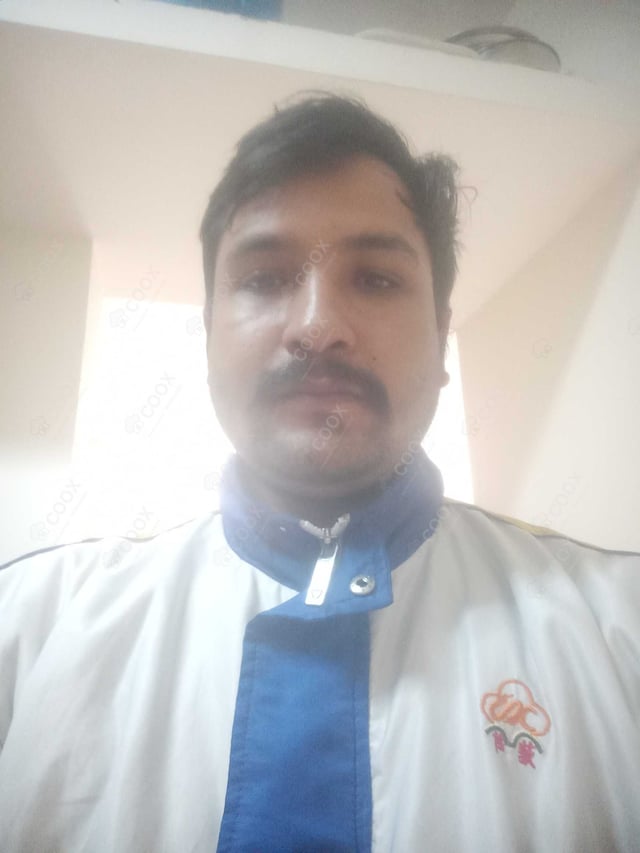 Chef from COOX at bookings. Professional cooks chefs at home