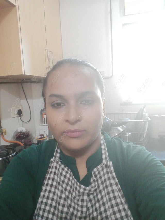 Chef from COOX at bookings. Professional cooks chefs at home