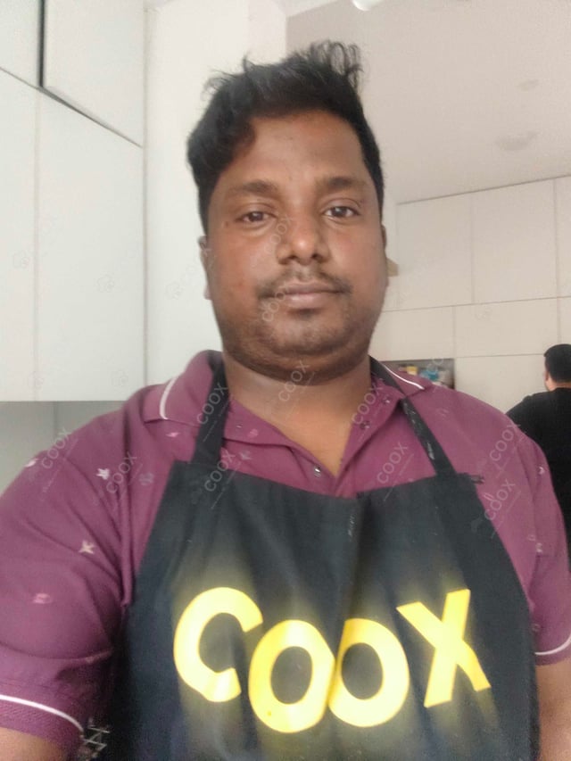 Chef from COOX at bookings. Professional cooks chefs at home