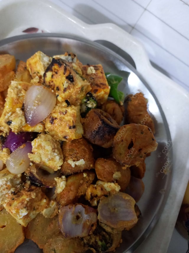 Tasty Soya Malai Chaap (Dry) cooked by COOX chefs cooks during occasions parties events at home