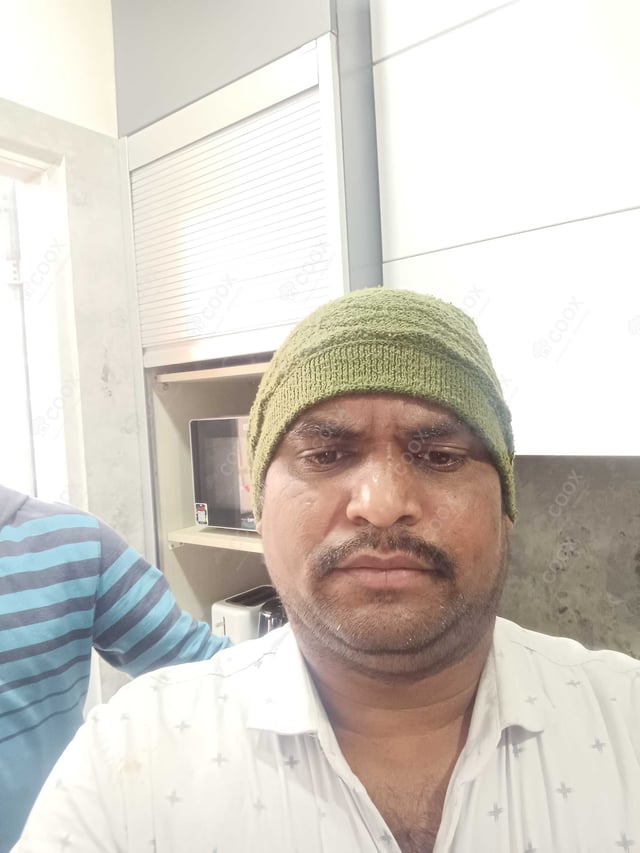 Chef from COOX at bookings. Professional cooks chefs at home