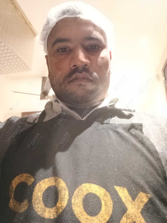 Chef from COOX at bookings. Professional cooks chefs at home
