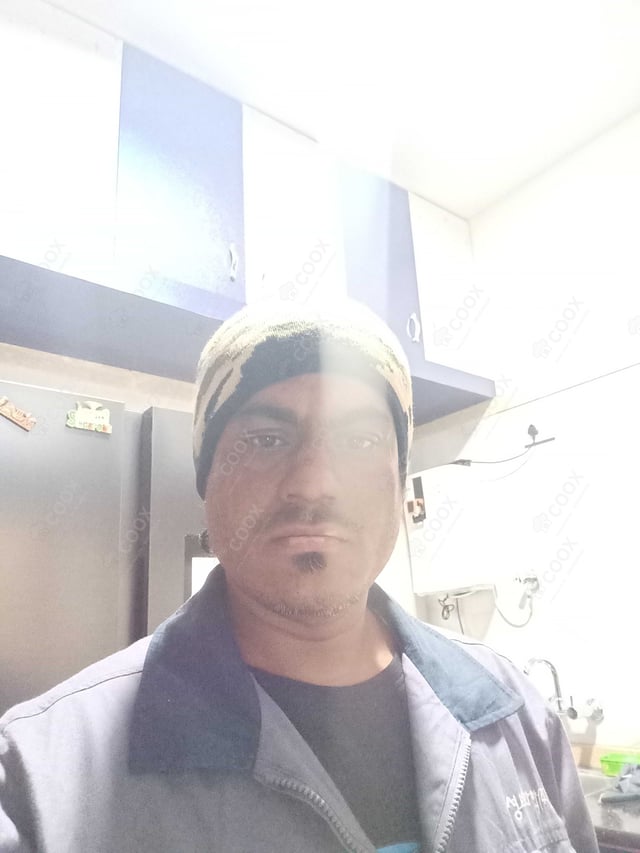 Chef from COOX at bookings. Professional cooks chefs at home