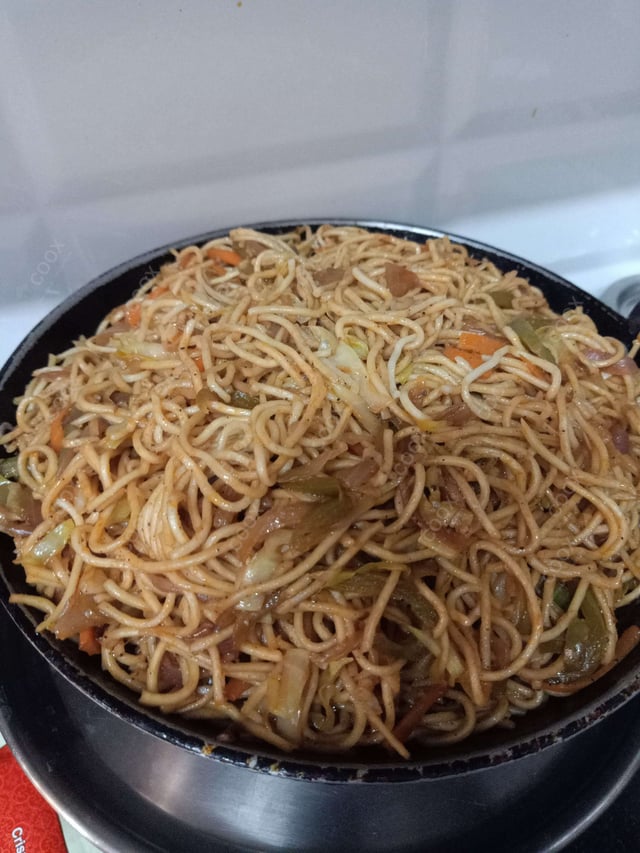 Delicious Veg Hakka Noodles prepared by COOX