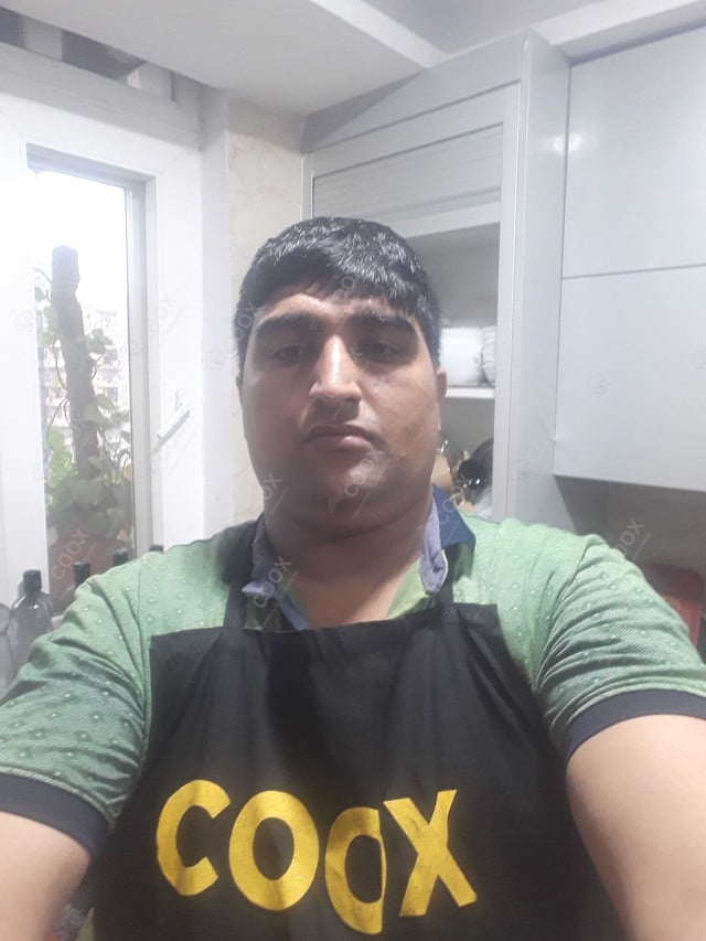Chef from COOX at bookings. Professional cooks chefs at home