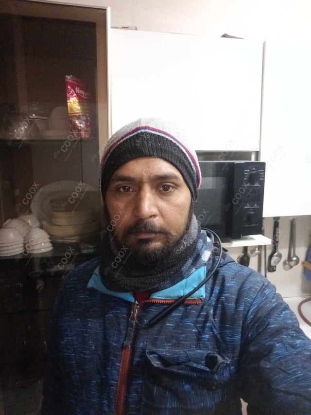 Chef from COOX at bookings. Professional cooks chefs at home