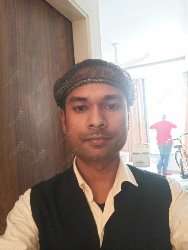 Chef from COOX at bookings. Professional cooks chefs at home