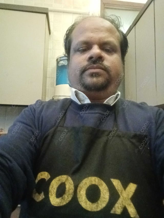 Chef from COOX at bookings. Professional cooks chefs at home