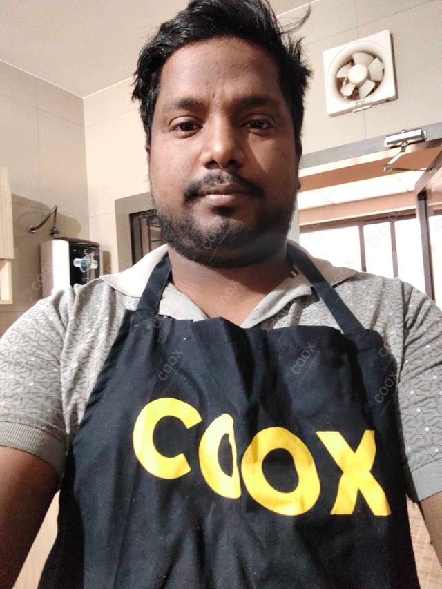 Chef from COOX at bookings. Professional cooks chefs at home