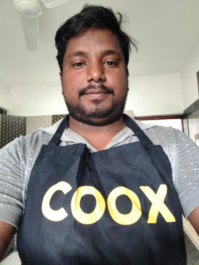 Chef from COOX at bookings. Professional cooks chefs at home