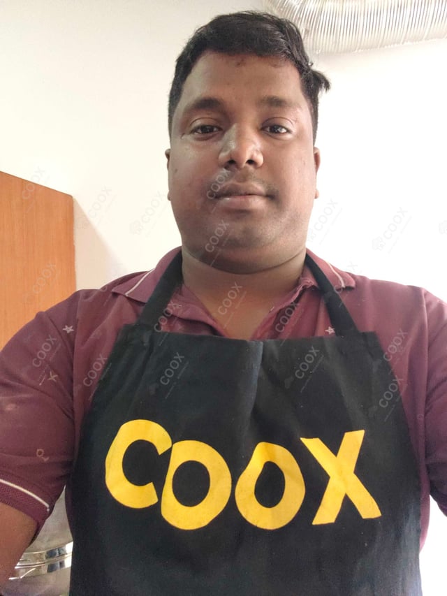 Chef from COOX at bookings. Professional cooks chefs at home
