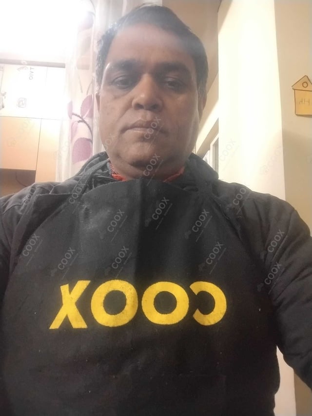 Chef from COOX at bookings. Professional cooks chefs at home