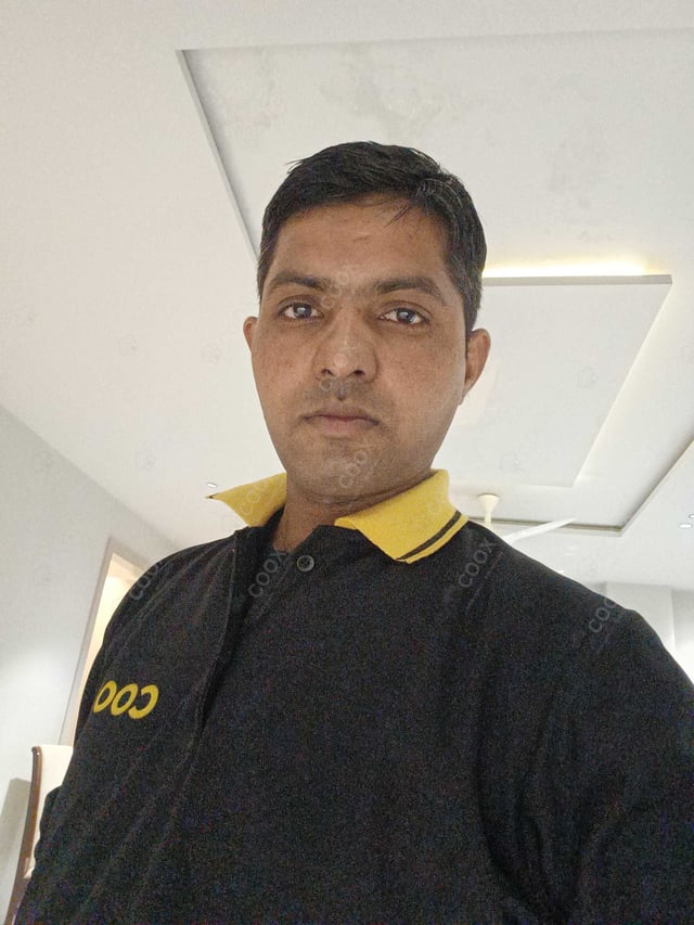 Chef from COOX at bookings. Professional cooks chefs at home