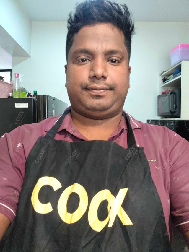 Chef from COOX at bookings. Professional cooks chefs at home
