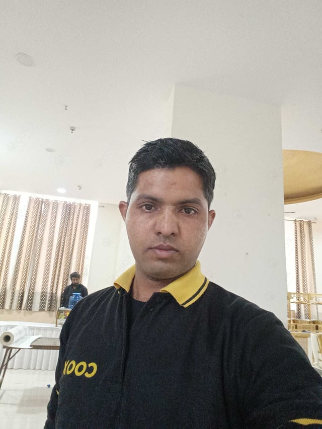 Chef from COOX at bookings. Professional cooks chefs at home