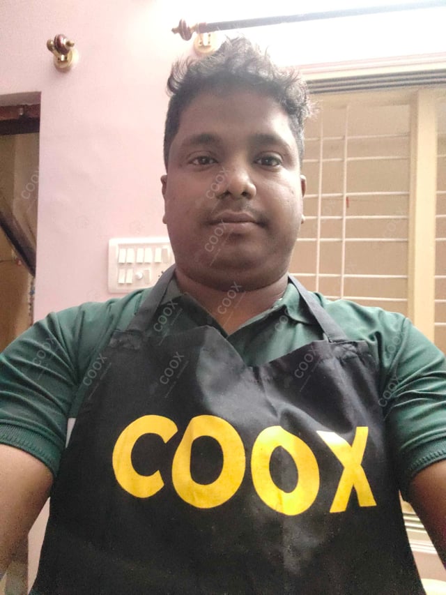 Chef from COOX at bookings. Professional cooks chefs at home