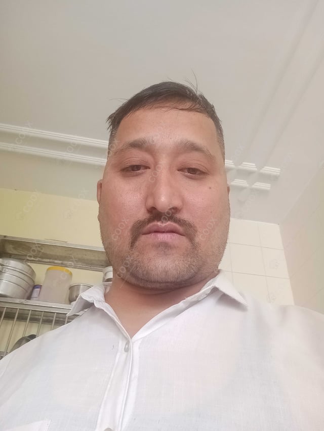 Chef from COOX at bookings. Professional cooks chefs at home