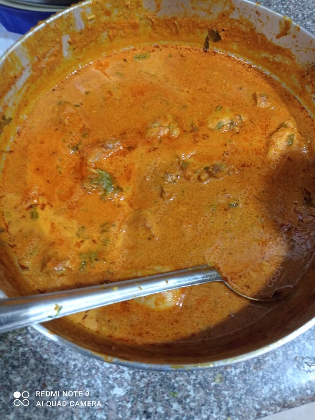 Tasty Chicken Tikka Masala cooked by COOX chefs cooks during occasions parties events at home