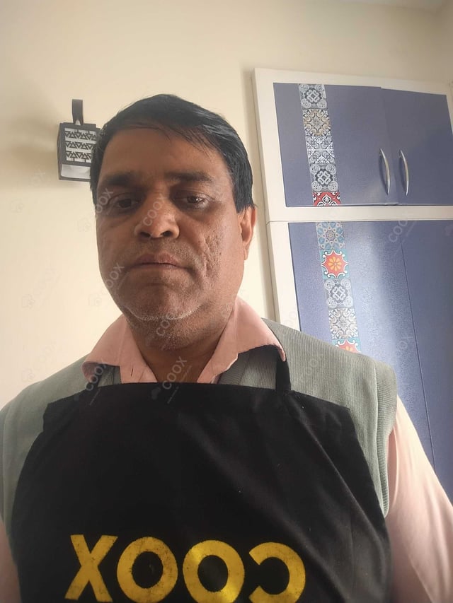 Chef from COOX at bookings. Professional cooks chefs at home