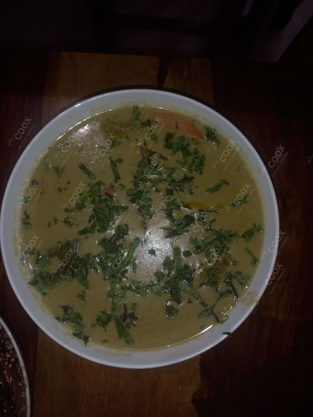 Tasty Green Thai Curry cooked by COOX chefs cooks during occasions parties events at home