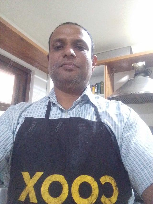 Chef from COOX at bookings. Professional cooks chefs at home