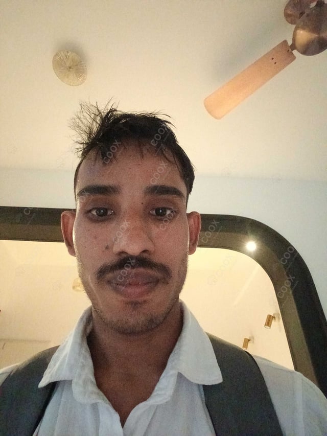 Chef from COOX at bookings. Professional cooks chefs at home