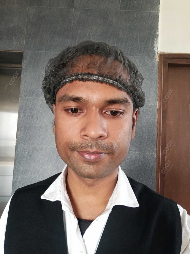 Chef from COOX at bookings. Professional cooks chefs at home