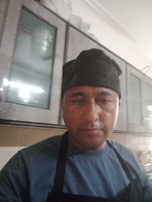 Chef from COOX at bookings. Professional cooks chefs at home